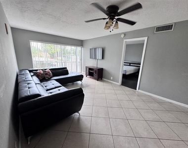 2763 Woodgate Lane - Photo Thumbnail 15