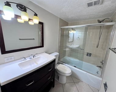 2763 Woodgate Lane - Photo Thumbnail 24