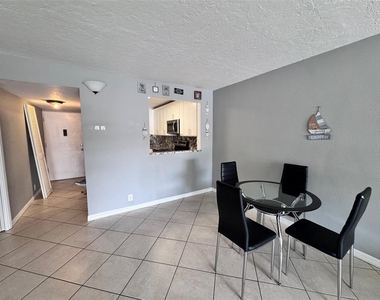2763 Woodgate Lane - Photo Thumbnail 20