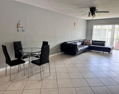 2763 Woodgate Lane - Photo Thumbnail 12