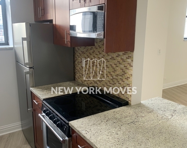 West 34th Street & 10th Avenue - Photo Thumbnail 2