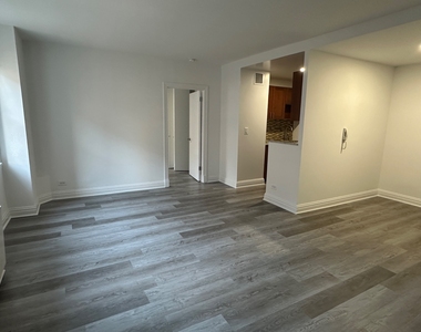 West 34th Street - Photo Thumbnail 14