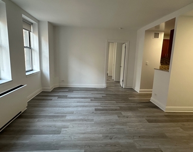 West 34th Street - Photo Thumbnail 10