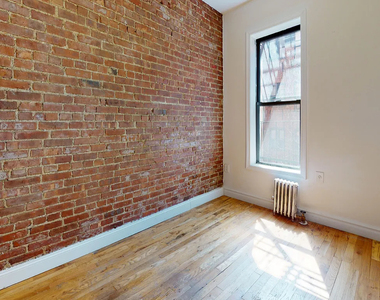 East 91st Street - Photo Thumbnail 6