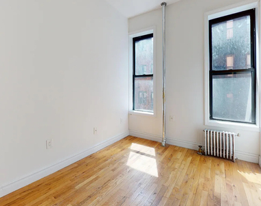 East 91st Street - Photo Thumbnail 5
