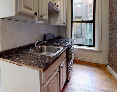 East 91st Street - Photo Thumbnail 7