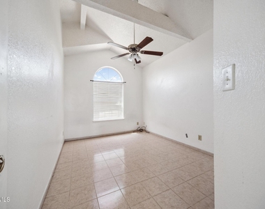 11648 Lake Erie Drive - Photo Thumbnail 19