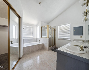 11648 Lake Erie Drive - Photo Thumbnail 23