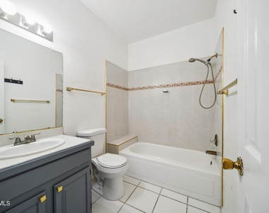 11648 Lake Erie Drive - Photo Thumbnail 13