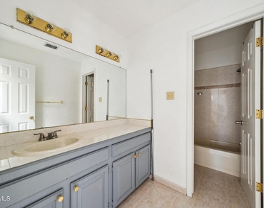 11648 Lake Erie Drive - Photo Thumbnail 20