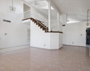 11648 Lake Erie Drive - Photo Thumbnail 4