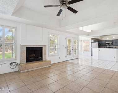 11648 Lake Erie Drive - Photo Thumbnail 7