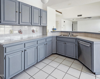 11648 Lake Erie Drive - Photo Thumbnail 11