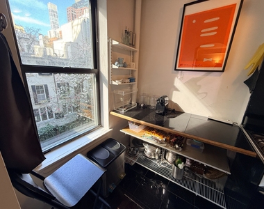 East 50th St & 2nd Ave - Photo Thumbnail 6
