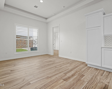 13637 Chepstow Court - Photo Thumbnail 7