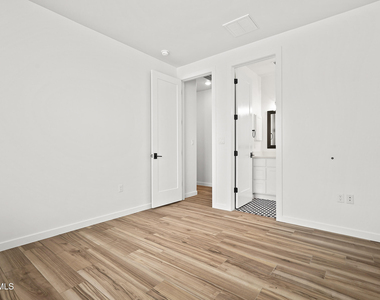 13637 Chepstow Court - Photo Thumbnail 31