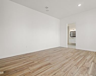 13637 Chepstow Court - Photo Thumbnail 15