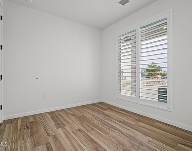 13637 Chepstow Court - Photo Thumbnail 28
