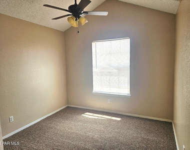 1120 Coyote Lane - Photo Thumbnail 14