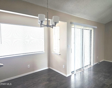 1120 Coyote Lane - Photo Thumbnail 6