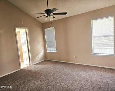 1120 Coyote Lane - Photo Thumbnail 9