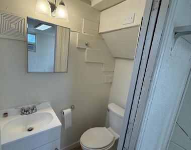 1018 Lakewood Road - Photo Thumbnail 10