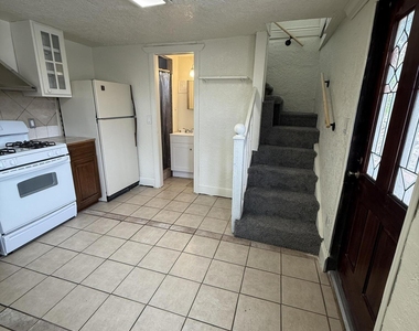 1018 Lakewood Road - Photo Thumbnail 6