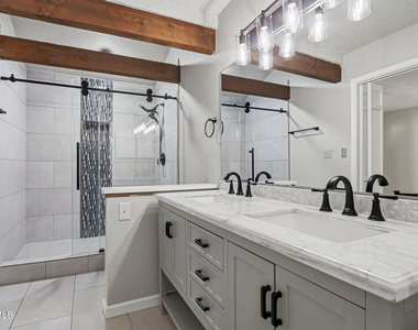 5205 Valley Spring Way - Photo Thumbnail 13