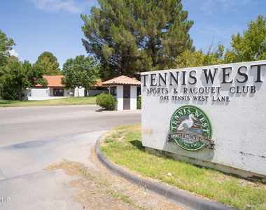 5205 Valley Spring Way - Photo Thumbnail 4