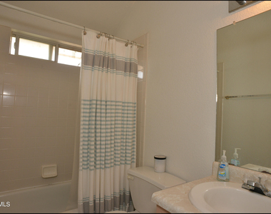 7528 Luz De Lumbre Avenue - Photo Thumbnail 24