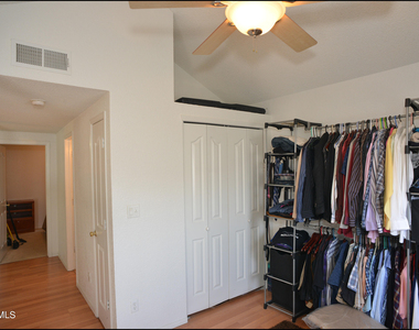 7528 Luz De Lumbre Avenue - Photo Thumbnail 15