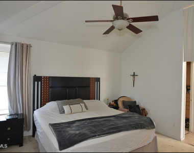 7528 Luz De Lumbre Avenue - Photo Thumbnail 17