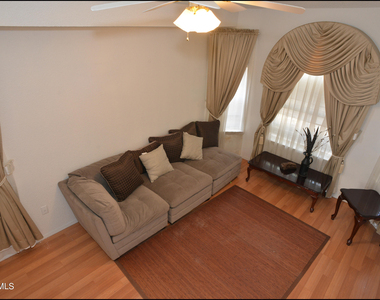 7528 Luz De Lumbre Avenue - Photo Thumbnail 2