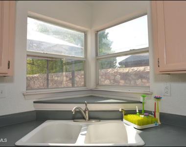 7528 Luz De Lumbre Avenue - Photo Thumbnail 13