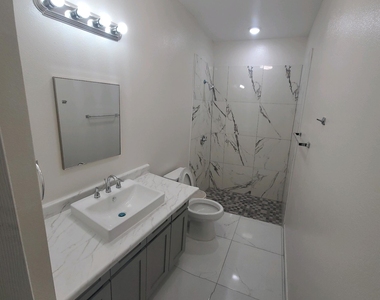 225 Antone Street - Photo Thumbnail 5