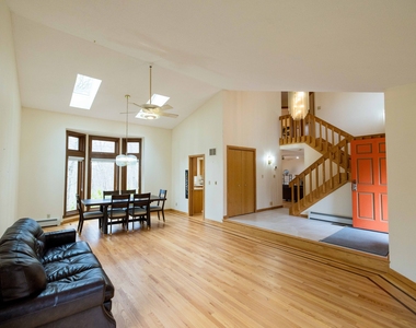 18 Clifford Avenue - Photo Thumbnail 5