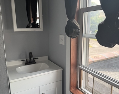 44 Gilbert Street - Photo Thumbnail 5