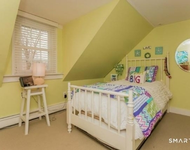 90 Linden Avenue - Photo Thumbnail 9