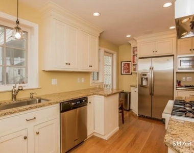 90 Linden Avenue - Photo Thumbnail 4