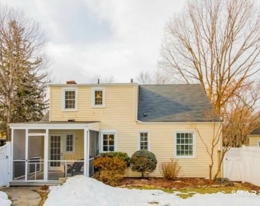90 Linden Avenue - Photo Thumbnail 14