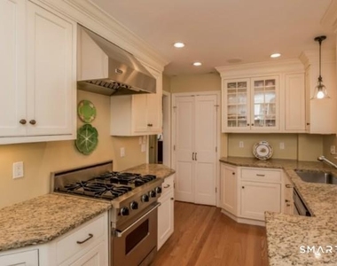 90 Linden Avenue - Photo Thumbnail 5