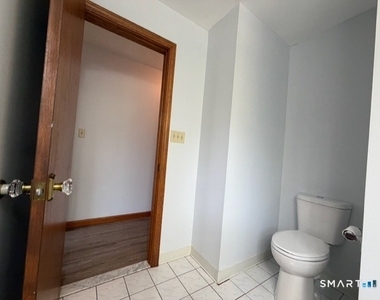 1539 Farmington Avenue - Photo Thumbnail 9