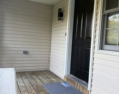 1539 Farmington Avenue - Photo Thumbnail 2