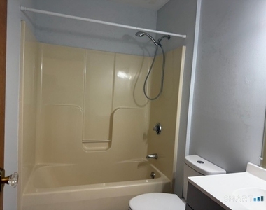1539 Farmington Avenue - Photo Thumbnail 14