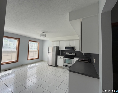 1539 Farmington Avenue - Photo Thumbnail 4