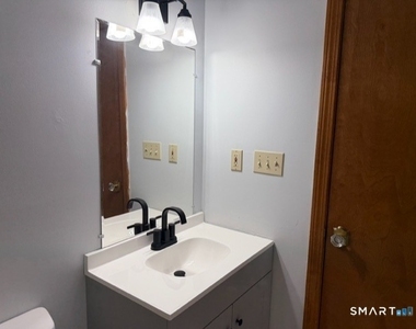 1539 Farmington Avenue - Photo Thumbnail 13