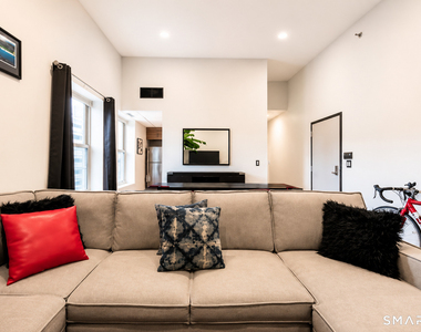 196 Crown Street - Photo Thumbnail 4