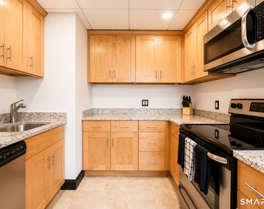 196 Crown Street - Photo Thumbnail 7