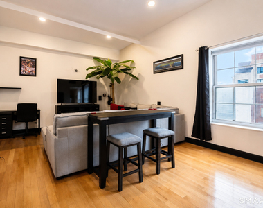 196 Crown Street - Photo Thumbnail 1