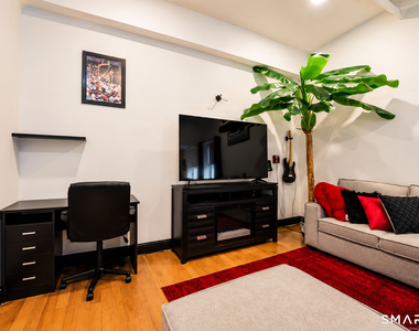 196 Crown Street - Photo Thumbnail 2